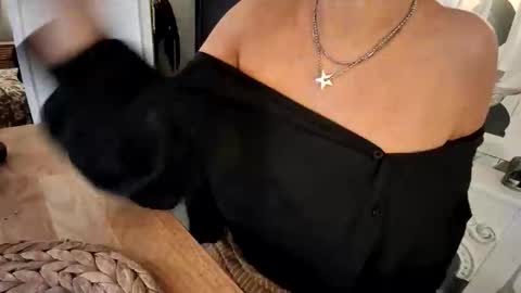 Frau Nina online show from 09/13/25, 01:16