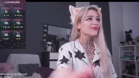 Asya UwU   online show from 09/24/25, 08:23