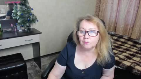FrauMartha online show from 12/24/24, 11:06