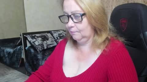 Snapshot of fraumartha chatting on 10/24/25, 12:23 FrauMartha online show from 10/24/25, 12:23