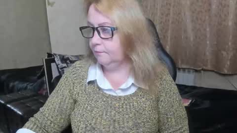 Snapshot of fraumartha chatting on 11/11/25, 03:12 FrauMartha online show from 11/11/25, 03:12