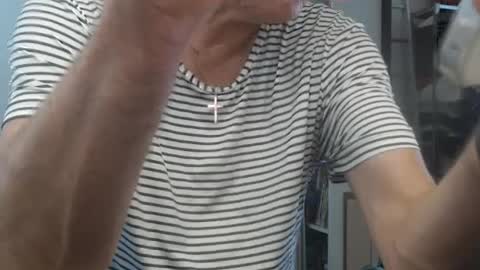 Snapshot of fravka chatting on 07/08/26, 11:37 fravka online show from 07/08/26, 11:37