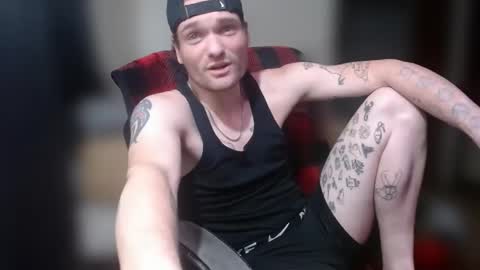 Snapshot of freakfortokens chatting on 11/24/25, 04:01 MysteryMaleStud online show from 11/24/25, 04:01