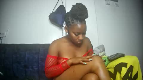 Snapshot of freaky216738 chatting on 01/17/25, 05:42 freakyLucy online show from 01/17/25, 05:42