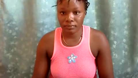 Snapshot of freaky_dolly chatting on 01/04/25, 08:39 freaky_dolly online show from 01/04/25, 08:39