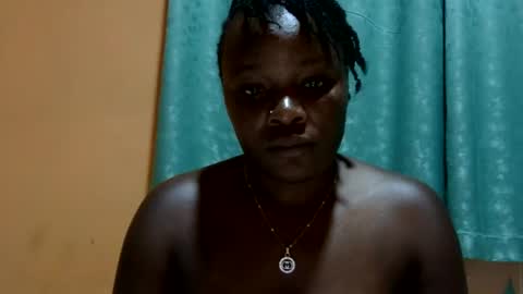 Snapshot of freaky_dolly chatting on 01/05/25, 06:45 freaky_dolly online show from 01/05/25, 06:45