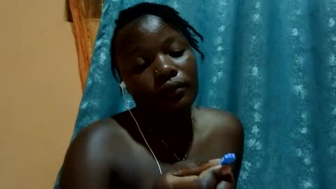 Snapshot of freaky_dolly chatting on 01/06/25, 06:31 freaky_dolly online show from 01/06/25, 06:31