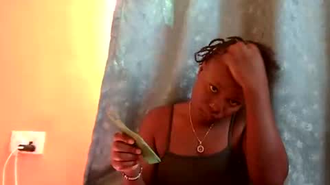 Snapshot of freaky_dolly chatting on 01/07/25, 10:11 freaky_dolly online show from 01/07/25, 10:11