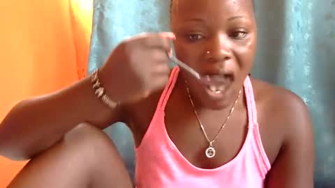 Snapshot of freaky_dolly chatting on 01/10/25, 07:57 freaky_dolly online show from 01/10/25, 07:57