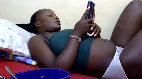 Snapshot of freaky_dolly chatting on 01/20/25, 09:56 freaky_dolly online show from 01/20/25, 09:56