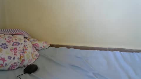 Snapshot of freaky_dolly chatting on 03/01/25, 04:47 freaky_dolly online show from 03/01/25, 04:47