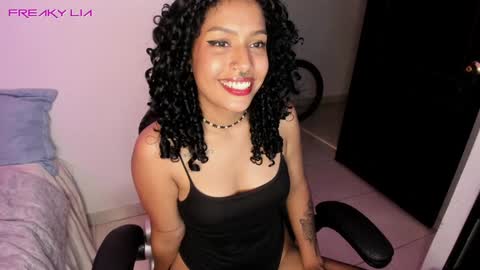 Lia Gomez online show from 01/28/25, 02:00