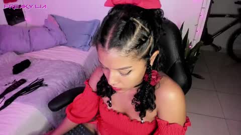 Lia Gomez online show from 02/16/25, 02:42