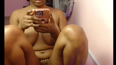 Snapshot of freaky_luna chatting on 09/17/25, 04:47 luna online show from 09/17/25, 04:47