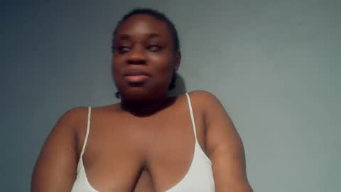 Snapshot of freaky_slut5 chatting on 12/18/25, 04:07 freaky slut5 online show from 12/18/25, 04:07
