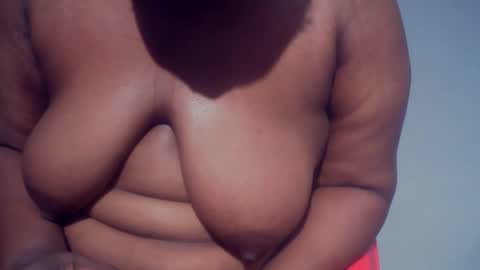 Snapshot of freaky_slut5 chatting on 01/18/26, 04:05 freaky slut5 online show from 01/18/26, 04:05
