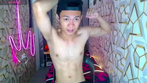 Snapshot of freakymarkxxx chatting on 06/09/26, 04:18 Mark online show from 06/09/26, 04:18