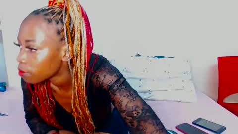 Snapshot of freakyscarlrt00 chatting on 09/19/25, 11:00 FreakyScarlet00 online show from 09/19/25, 11:00