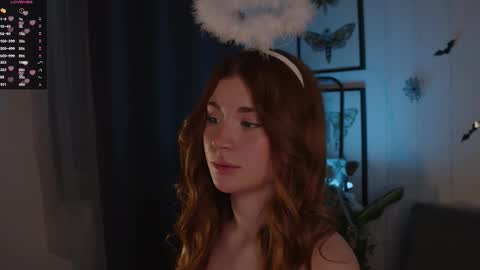 Snapshot of freckle_diyana chatting on 10/31/25, 04:08 Diyana online show from 10/31/25, 04:08