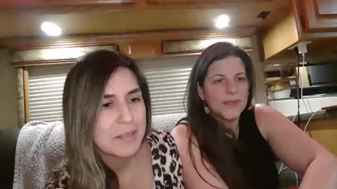 freckles4444 online show from 11/28/25, 06:16