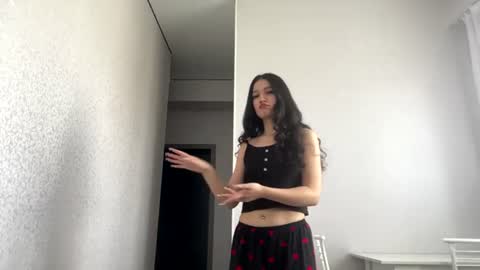 Mia online show from 06/26/26, 05:56