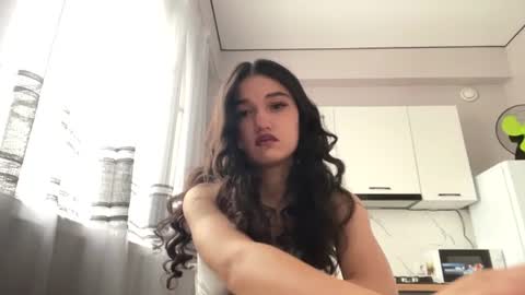 Mia online show from 07/01/26, 05:09