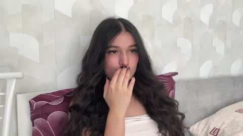 Mia online show from 07/25/26, 03:37