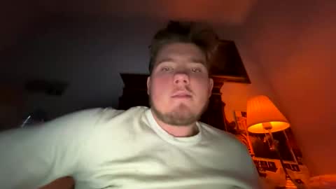 Snapshot of freddiepolley20 chatting on 12/16/25, 02:33 freddiepolley20 online show from 12/16/25, 02:33