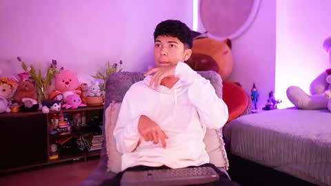 Juan  give it a thumbs up please its important online show from 09/11/25, 11:43
