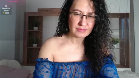 frederica_ online show from 01/30/25, 12:06