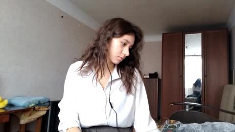 Snapshot of fredmurrietta chatting on 10/18/25, 07:20 Mia online show from 10/18/25, 07:20