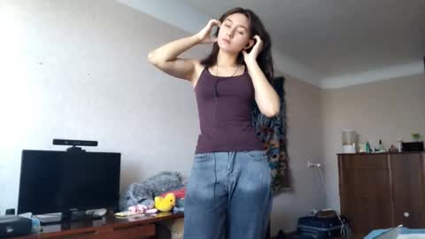 Snapshot of fredmurrietta chatting on 10/27/25, 08:29 Mia online show from 10/27/25, 08:29