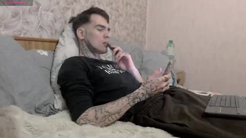 Snapshot of fredzo777 chatting on 02/07/25, 04:27 Fred online show from 02/07/25, 04:27