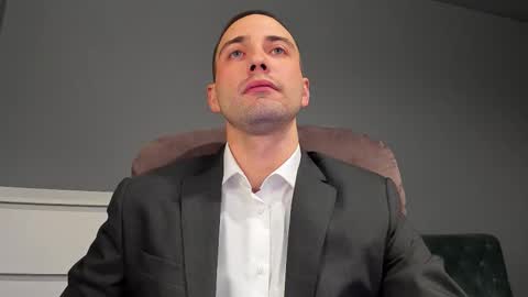 Andrew online show from 12/01/25, 08:36