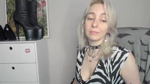 Anne online show from 06/10/26, 07:07
