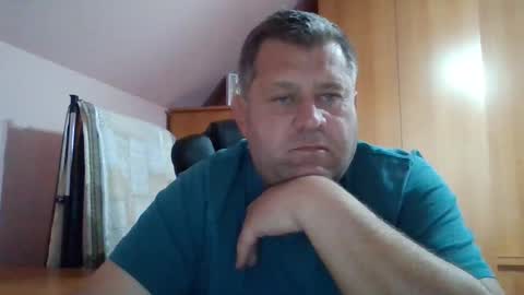 Snapshot of freeboy80180 chatting on 11/18/25, 02:43 freeboy80180 online show from 11/18/25, 02:43