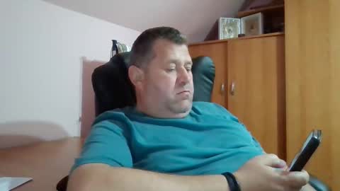 Snapshot of freeboy80180 chatting on 11/19/25, 02:39 freeboy80180 online show from 11/19/25, 02:39