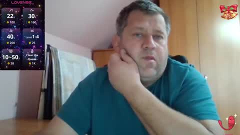 Snapshot of freeboy80180 chatting on 11/30/25, 08:29 freeboy80180 online show from 11/30/25, 08:29