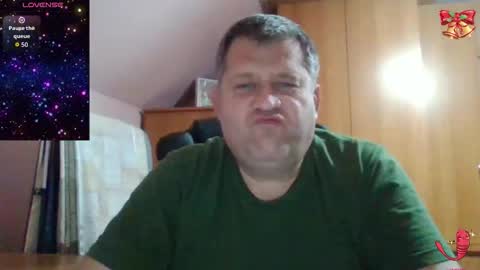 Snapshot of freeboy80180 chatting on 12/01/25, 05:40 freeboy80180 online show from 12/01/25, 05:40