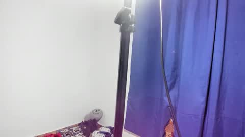 Snapshot of freedom_24 chatting on 10/18/25, 04:15 shakur online show from 10/18/25, 04:15