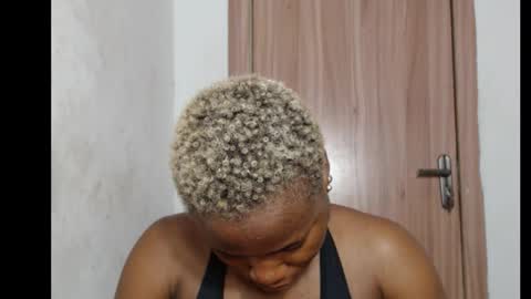 Snapshot of frekkymorelle chatting on 09/23/25, 05:10 frekkymorelle online show from 09/23/25, 05:10