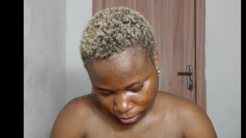 Snapshot of frekkymorelle chatting on 10/05/25, 04:33 frekkymorelle online show from 10/05/25, 04:33