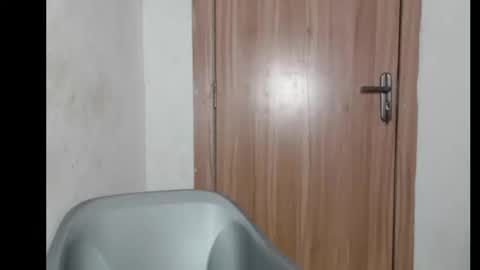 Snapshot of frekkymorelle chatting on 10/06/25, 04:43 frekkymorelle online show from 10/06/25, 04:43