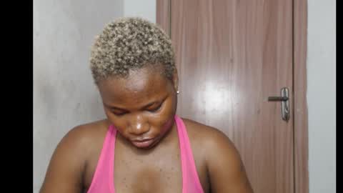 Snapshot of frekkymorelle chatting on 10/07/25, 05:04 frekkymorelle online show from 10/07/25, 05:04