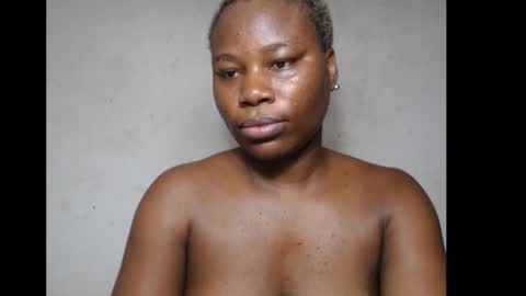 Snapshot of frekkymorelle chatting on 10/23/25, 04:45 frekkymorelle online show from 10/23/25, 04:45