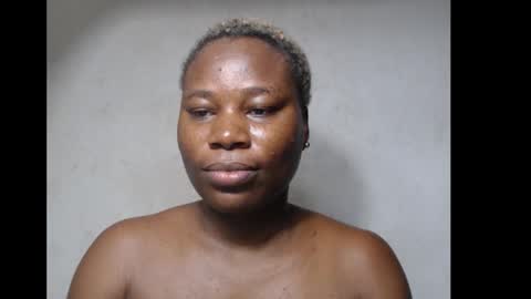 Snapshot of frekkymorelle chatting on 10/25/25, 04:31 frekkymorelle online show from 10/25/25, 04:31