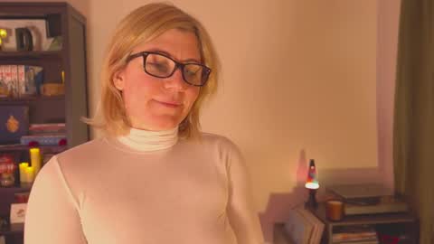 Louise or Lou 3 online show from 01/14/25, 08:31