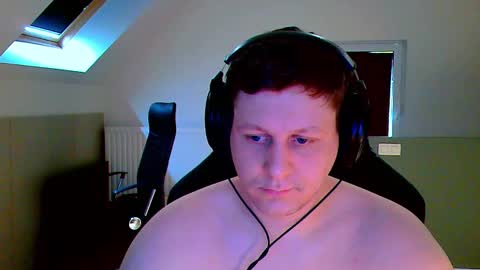 French fries online show from 10/12/25, 01:54