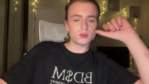 frendlys_guys online show from 09/11/25, 06:41