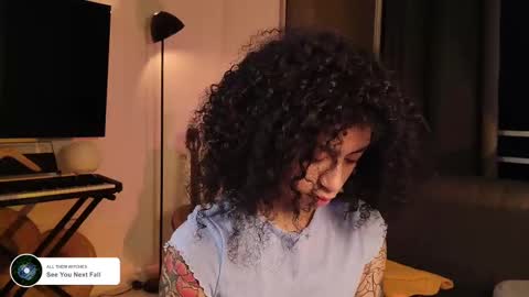 Snapshot of fresatanica chatting on 02/12/25, 02:35 Vale online show from 02/12/25, 02:35